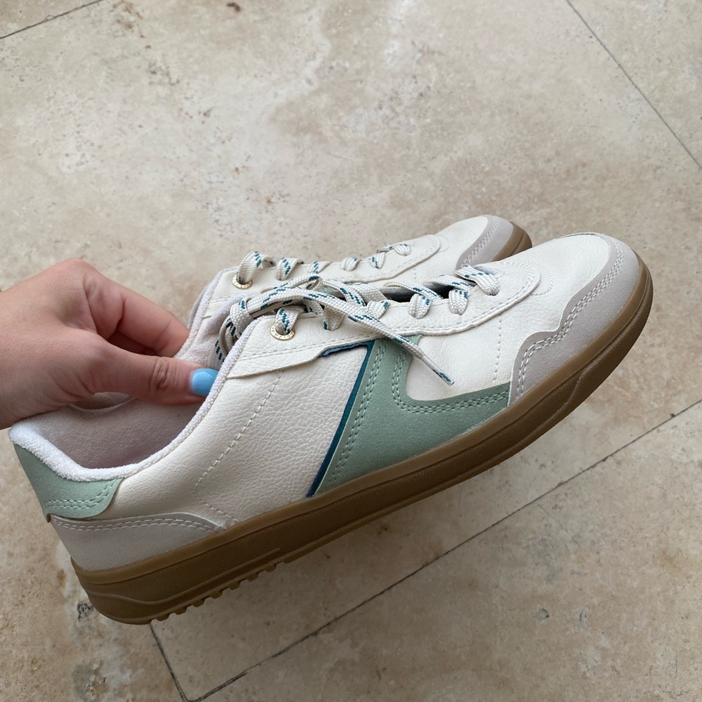 Stradivarius White and Green Sneakers